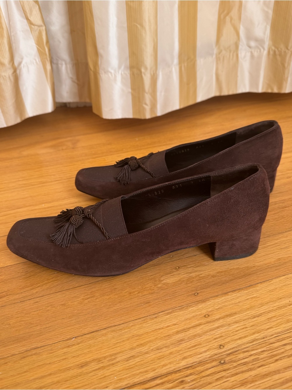 Vintage Salvatore Ferragamo Suede Tassel Loafer Heels Dark Brown Size 7.5-8 - Picture 7 of 9